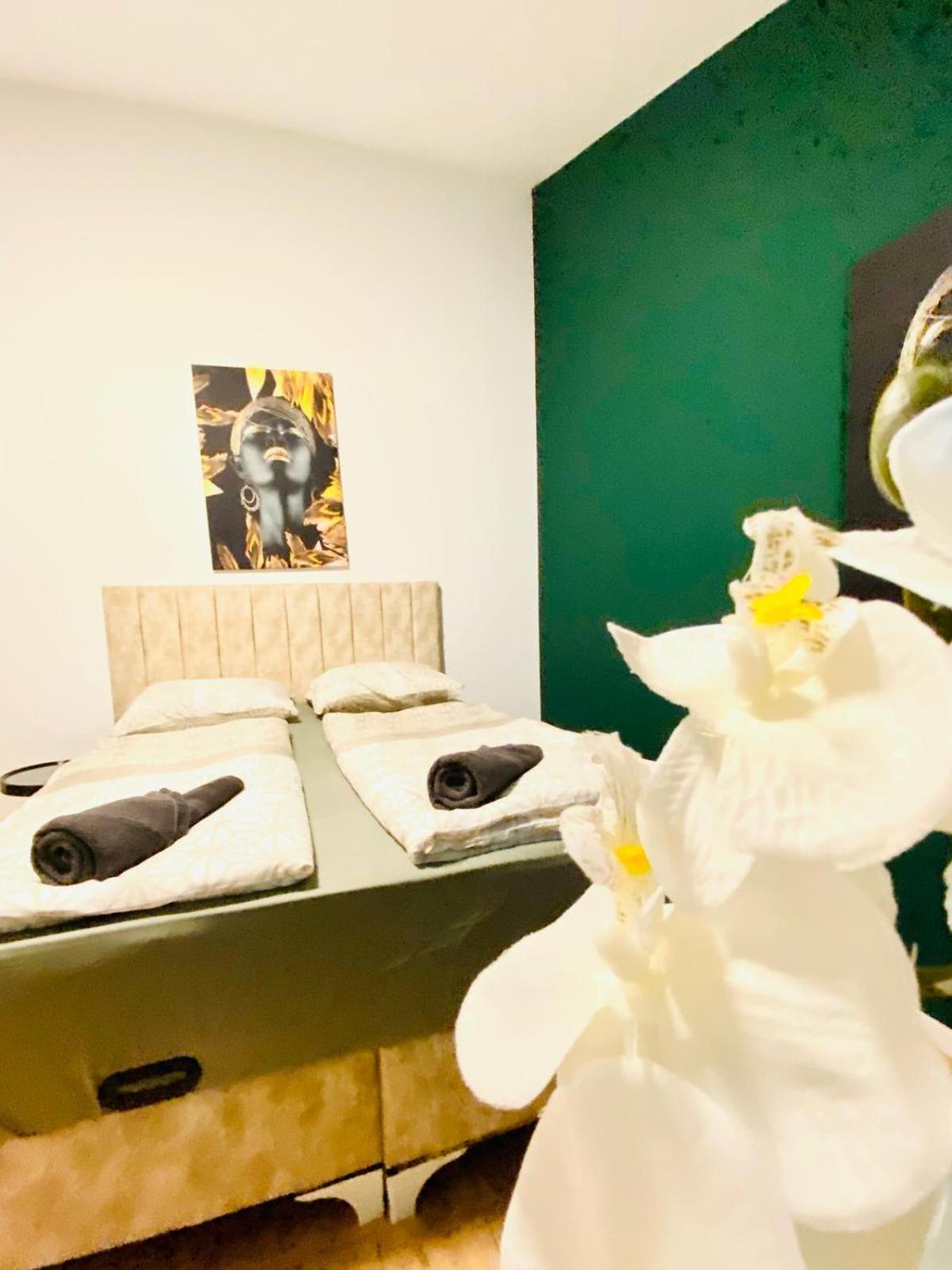 8 Fully Equipped Studio Shared Apt W Terrace Margareten Vienna Exterior photo