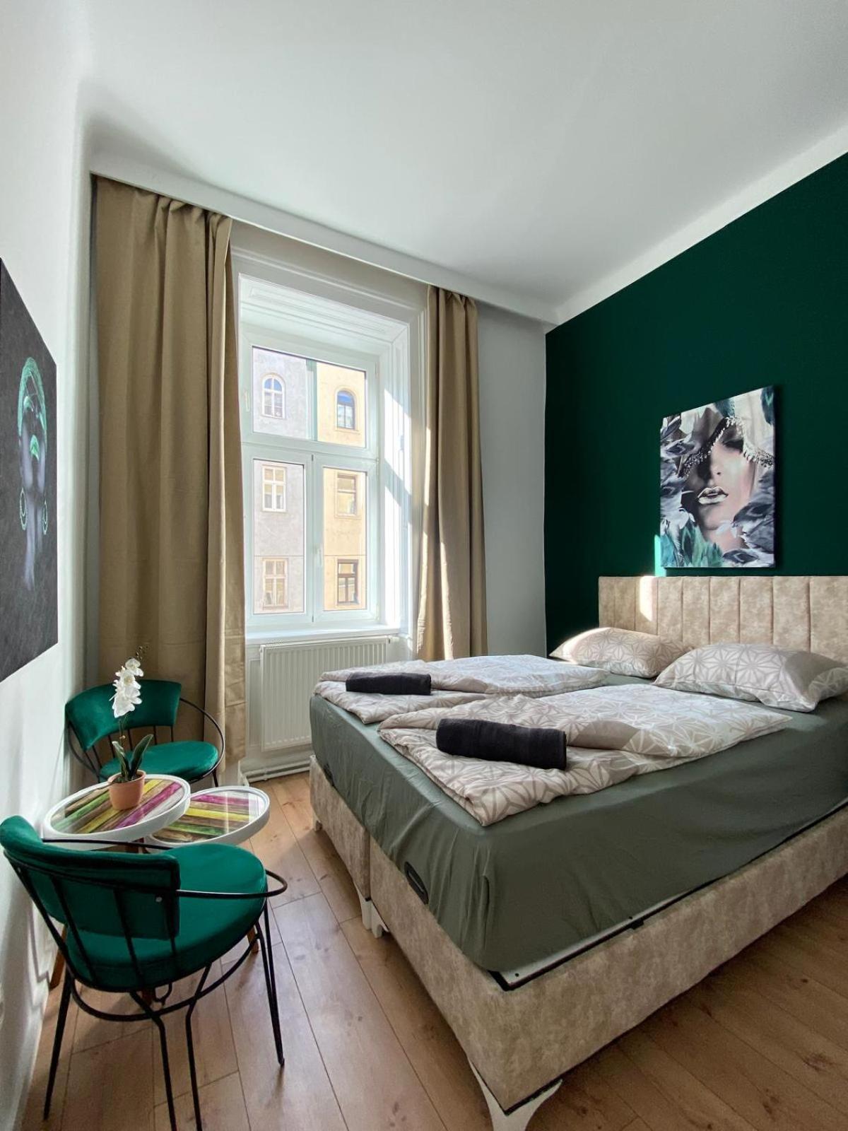 8 Fully Equipped Studio Shared Apt W Terrace Margareten Vienna Exterior photo
